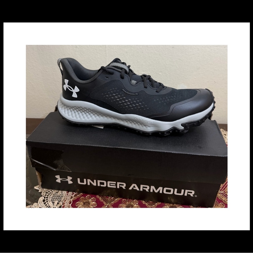 NWT Under Armour Men's Black and White Athletic Shoes